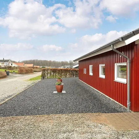 Henrijette - 200m From The Sea By Interhome Sjolund